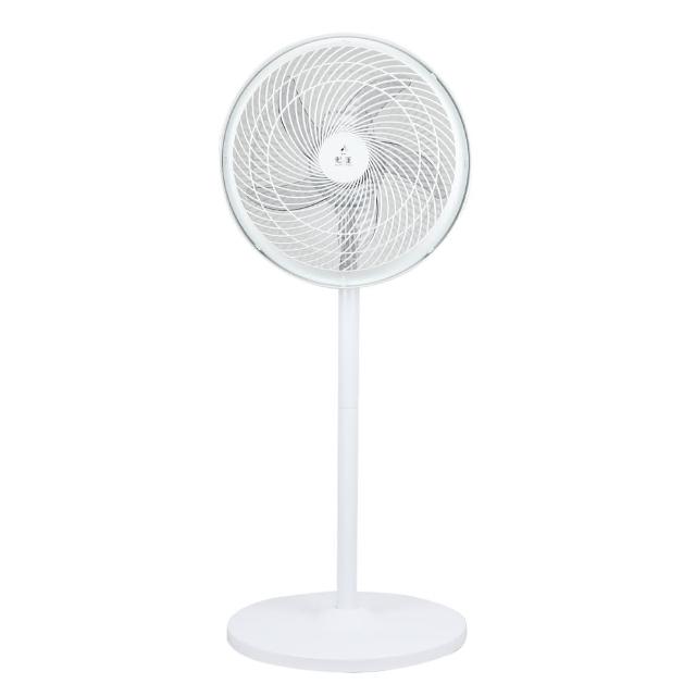 勳風 HFB-S1608 是一款具備360度左右轉頭設計的DC電桌立扇,採用雙培林磁浮無刷馬達,風力強勁且運轉靜音。具備15公尺無段風速調節與五片鷗翼扇葉,提供更廣範圍的氣流迴圈。支援USB供電,停電也不怕,適合室內冷氣、電暖器使用,是居家辦公、休閒娛樂的理想選擇。 勳風 360 擺頭DC電桌立扇 HFB-S1608 可接雙培林馬達 風力強大
