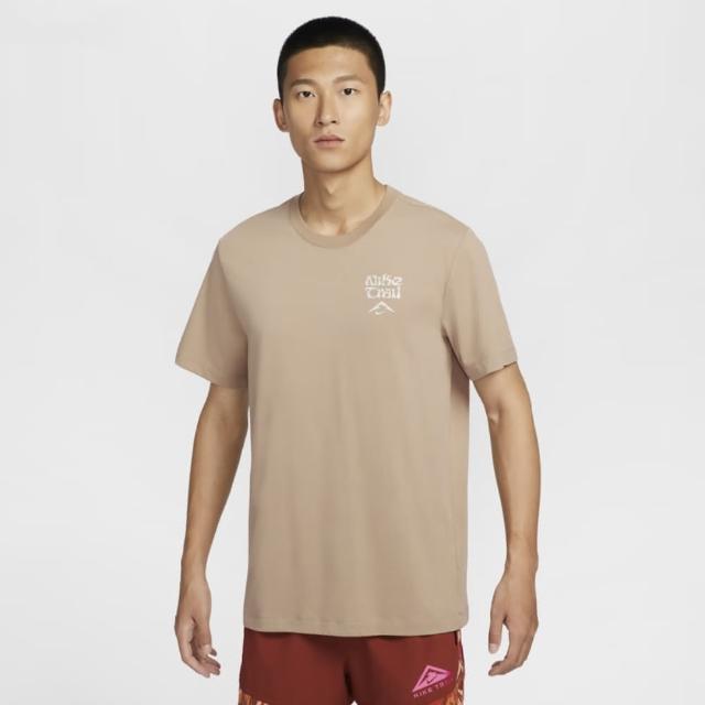 【NIKE 耐吉】上衣 男款 短袖上衣 運動 AS M NK DF TEE UTMB ENERGY 卡其 FZ8055-247