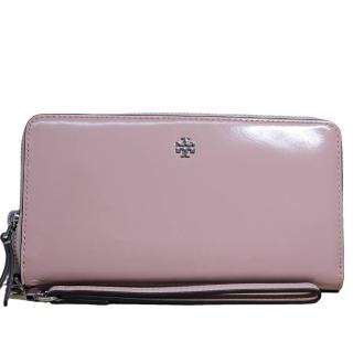 【TORY BURCH】TORY BURCH 夏季新款 亮面櫻花粉手拿兩用長夾(贈原廠紙袋母親節送禮)