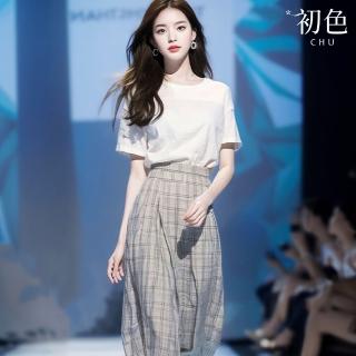 【初色】簡約遮肉顯瘦圓領短袖五分袖上衣女上衣+格紋A字裙中長裙半身裙套裝-白色-36078(M-2XL可選)