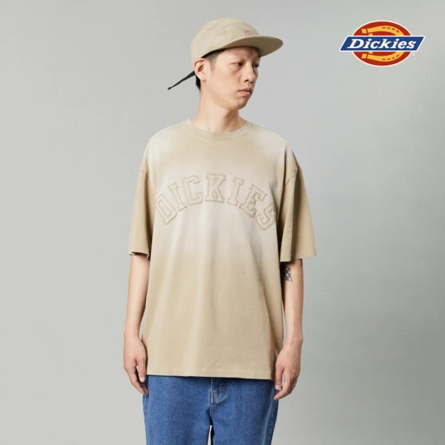 Dickies 男女款沙色純棉胸前弧型大Logo設計寬鬆休閒短袖T恤｜DK013086CH1