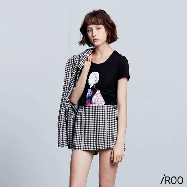 【iROO】彩格扣飾經典設計短褲
