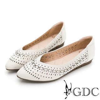 【GDC】真皮霧面輕奢感簍空雕花尖頭平底包鞋-米白色(414752-10)