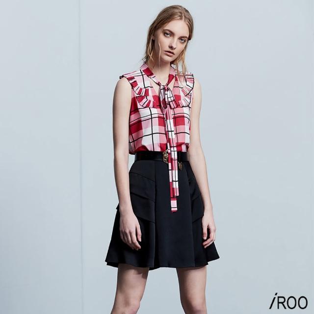 【iROO】素面傘擺經典時尚短裙