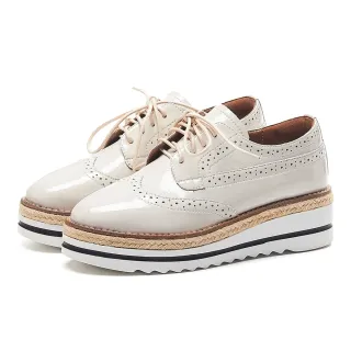 【KissXXX】真皮經典漆皮復古布洛克雕花時尚厚底牛津鞋(米)