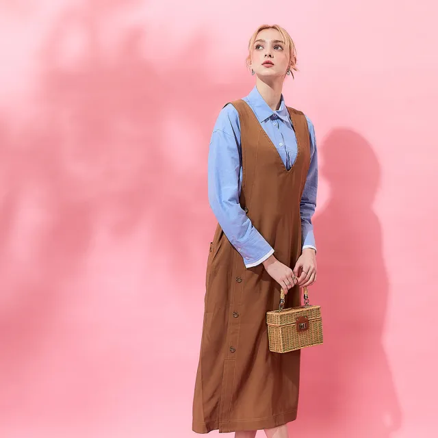 【ICHE 衣哲】Cop.Copine 無印簡約雙排扣設計大V造型長洋-兩色(褐)