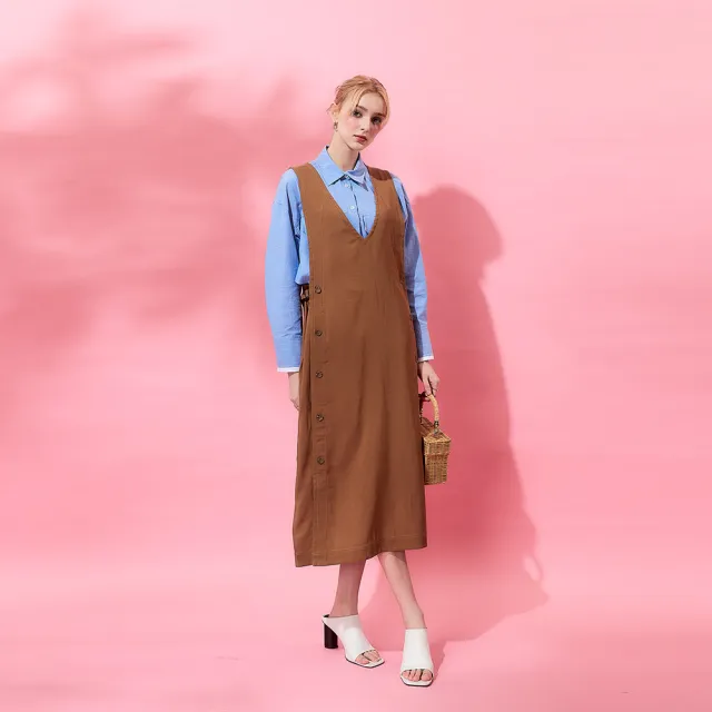 【ICHE 衣哲】Cop.Copine 無印簡約雙排扣設計大V造型長洋-兩色(褐)