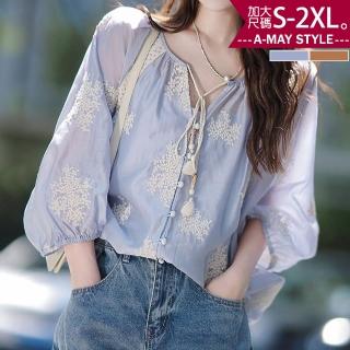 【Amay Style 艾美時尚】中大尺碼女裝 上衣 日系刺繡流蘇繫帶寬鬆雪紡衫。S-2XL(2色.預購)