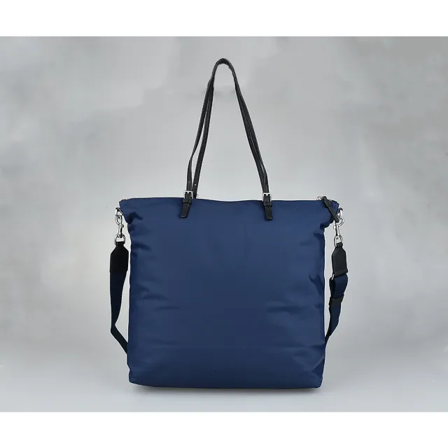 【TORY BURCH】TORY BURCH立體LOGO拉鍊尼龍肩背斜背包(海軍藍)