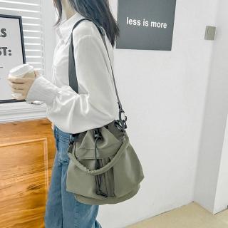 【LEESA】尼龍水桶包\女包包\個性包包\單肩包\斜揹包\休閒包包\抽繩包包\手提桶包\夏天包\韓國