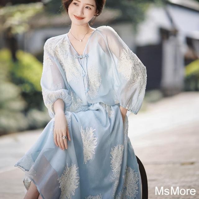 【MsMore】天空之境長裙套裝柔軟V領刺繡七分袖上衣+鬆緊高腰長裙2件式#122030(藍)
