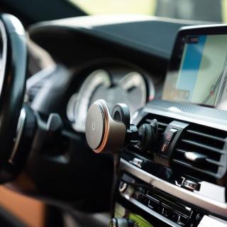 【BEZALEL 倍加能】Omnia X MagSafe 車用磁吸無線充電器 組合(Qi2 15W高效快充、Type-C孔輸出、三合一充電)