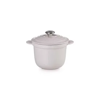 【Le Creuset】萬用窈窕鑄鐵鍋 18(柔粉紫-鋼頭-內鍋黑)