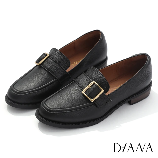 DIANA 2.5 cm質感牛皮金屬鍊條蝴蝶結圓頭樂福低跟鞋