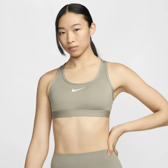 【NIKE 耐吉】運動內衣 女款 中度支撐 慢跑 瑜珈 訓練 AS W NK SWSH MED SPT BRA 灰綠 DX6822-320(3X973)