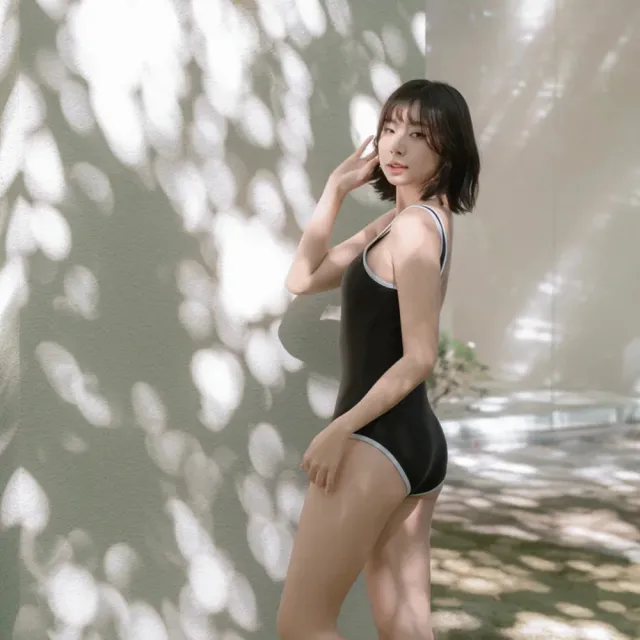【SeasonsBikini】黑色白邊連身美背修身泳衣-240(美背連身泳衣顯瘦泳衣)