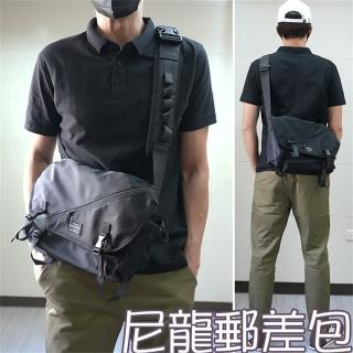 【MoonDy】郵差包 筆電包 斜揹包 男生包包 大包包 大容量包包 旅行包 健身包 防水包包 郵差包男