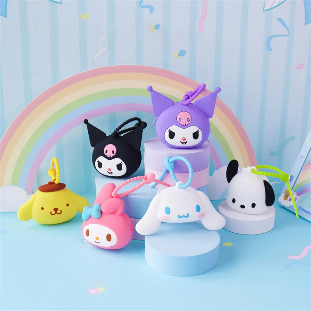 【SANRIO 三麗鷗】卡通系列大頭造型矽膠材質迷你耳機收納包零錢包掛件(庫洛米/大耳狗/美樂蒂)