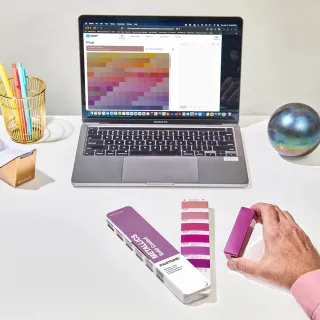 【PANTONE】金屬色指南套裝 Metallics Guide /本 GG1507C(舊型號GG1507B)