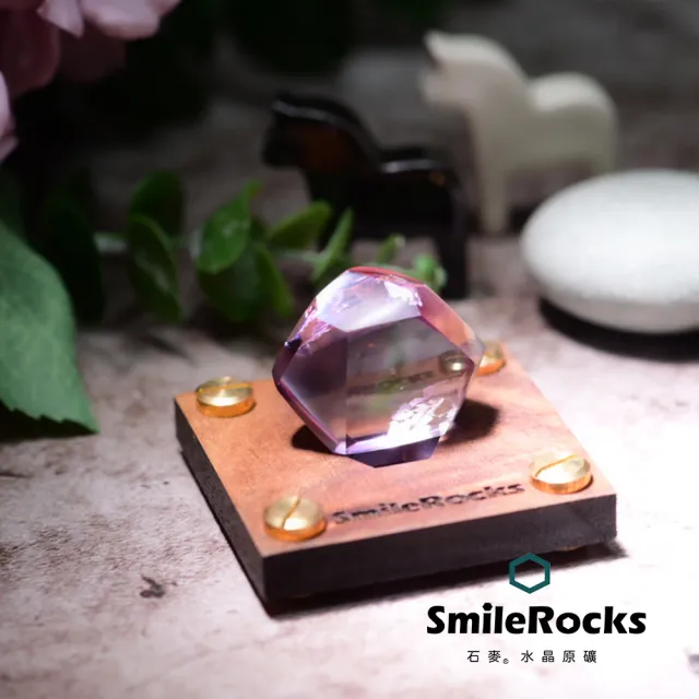【SmileRocks 石麥】石麥水晶原礦  紫水晶彩虹光隨形冰塊 No.043870827(SmilePad 6X6底板)
