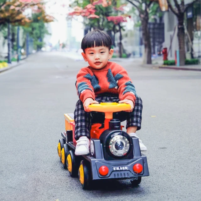 聰明媽咪兒童超跑 復古雙驅電動小火車 火車頭+第二節車廂(雙人搭乘仿真煙霧汽笛聲光301A)