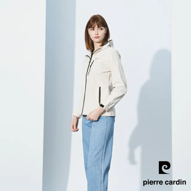 【pierre cardin 皮爾卡登】雙11 網路獨家 女款 防風防潑水素色網裡連帽外套-米色(8235661-81)