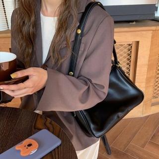 【LEESA】軟皮包包\女生包包\流浪包\單肩包\側揹包\斜揹包\腋下包\歐美包\韓國包包\黑色包包\閨