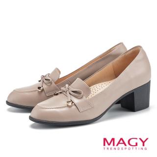 【MAGY】古典蝴蝶結真皮粗中跟鞋(藕色)
