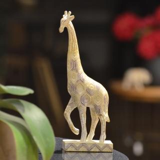 【YU Living 信歐傢居】北歐風金色長頸鹿動物擺飾品(高31cm/金色/桌上裝飾 菱格圖紋)