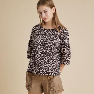 【Qiruo 奇若名品】秋冬專櫃咖啡豹紋上衣8094A 五分袖(M-2XL)