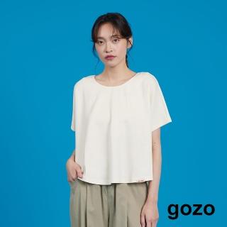 【gozo】MOMO獨家款★限量開賣 後打摺大圓領造型T恤(兩色)