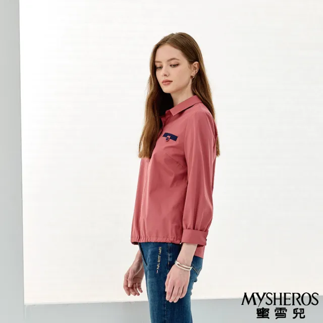【MYSHEROS 蜜雪兒】棉質造型上衣 翻領半排釦 假口袋反摺袖設計(磚)