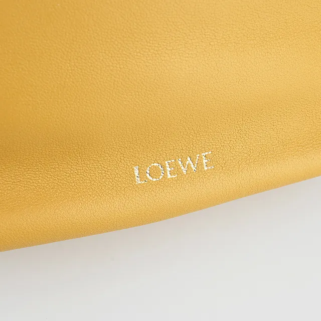 【LOEWE 羅威】LOEWE Flamenco Purse燙金LOGO小羊皮鏈帶手提肩背斜背束口包(迷你/沙漠棕)