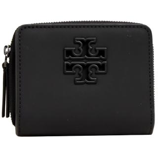 【TORY BURCH】BRITTEN 鏤空LOGO質感皮革釦式短夾(霧黑)