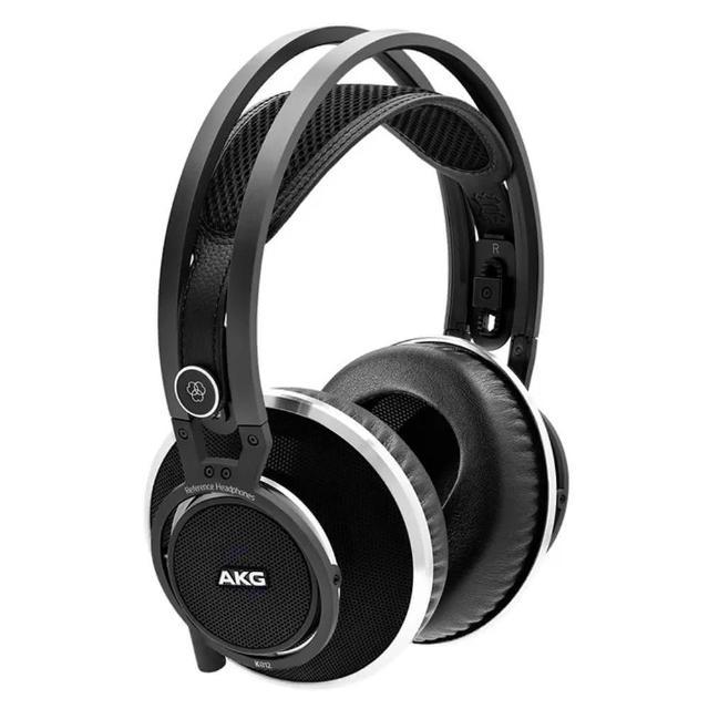 AKG K812