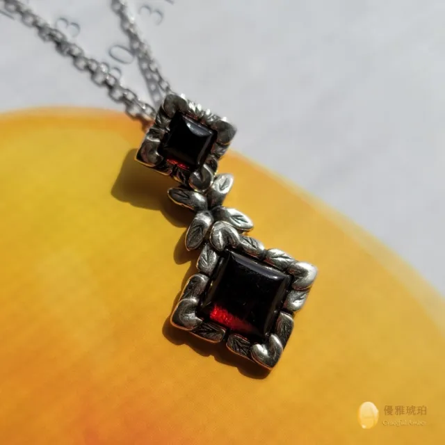 【優雅琥珀】來自波羅地海 雙菱形紅珀項鍊(925純銀 細緻銀雕)