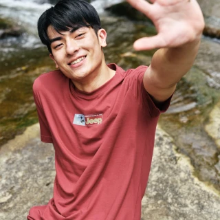 【JEEP】男裝 夏日風情純棉短袖T恤(紅色)