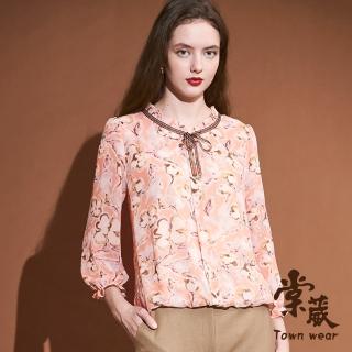 【TOWN’WEAR 棠葳】氣質水墨花卉雪紡上衣(中大尺碼/女上衣/女上著/長袖/印花/滿版/透膚/領結/珍珠/綁結)