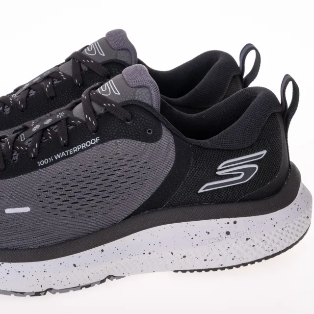 【SKECHERS】男鞋 慢跑系列 慢跑鞋 GO RUN PURE 4_WATER PROOF(246097BKGY)