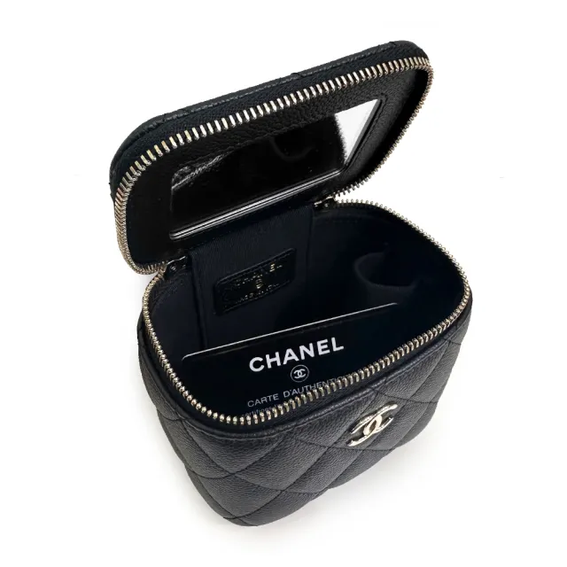 【CHANEL 香奈兒】AP2624 經典菱格紋牛皮MINI金鍊斜背化妝包(黑色)