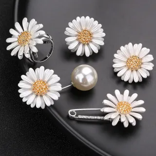 【Jpqueen】氣質小雛菊多功能防走光胸針別針絲巾扣(5款可選)