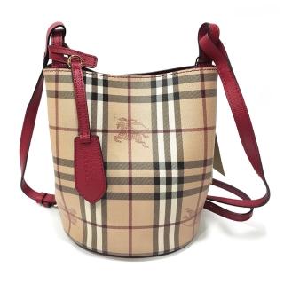 【BURBERRY 巴寶莉】40571571 經典格紋Haymarket PVC皮革飾邊水桶款肩背/斜揹包(紅色)