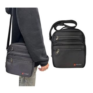 【SNOW.bagshop】斜側包中容量(二主袋+外袋共七層8吋平板進口防水包 尼龍布)