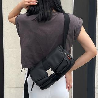 【MoonDy】小方包 工裝包 大容量側揹包 情侶包包 休閒包包 防水包 小包 黑色斜揹包 白色小包 男生