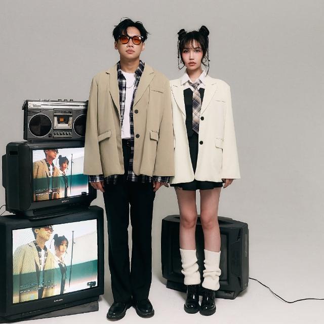 【OB 嚴選】尼克&Ashly．俐落劍領袖口十字西裝外套《EA3675》