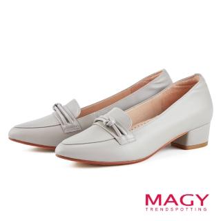 【MAGY】別緻扭結真皮樂福中跟鞋(灰色)