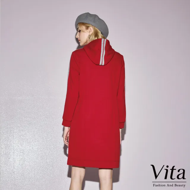 【MYSHEROS 蜜雪兒】VITA 棉質連身洋裝 連帽拉鍊設計 字母刺繡亮絲徽章(紅)