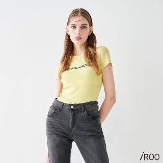 【iROO】迷人字串刺繡上衣