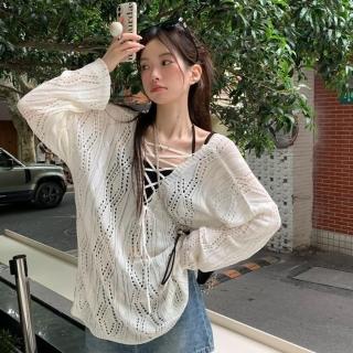 【D.studio】韓版鏤空微透綁帶寬鬆白色針織上衣(長袖上衣 女裝 衣服 寬鬆上衣 顯瘦上衣 W509)