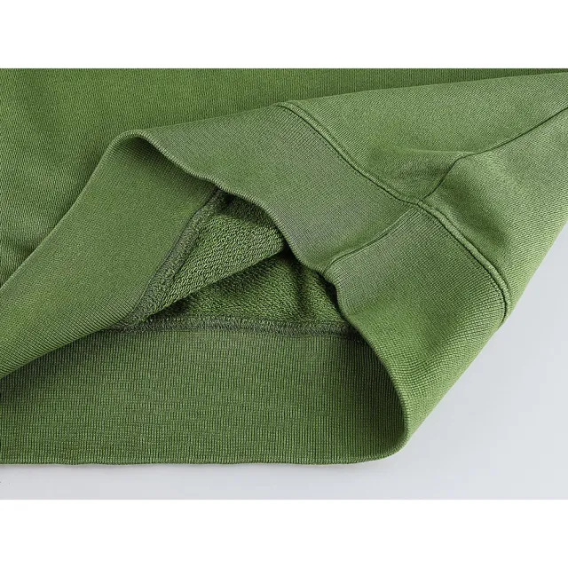 【Maison Kitsune】MAISON KITSUNE Chillax優雅休假狐狸刺繡LOGO布標設計純綿圓領長袖T恤(男款/軍綠)